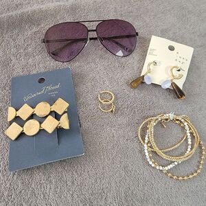 Wild Fable Universal Thread A New Day Womens Gold Jewelry Set And Sunglasses